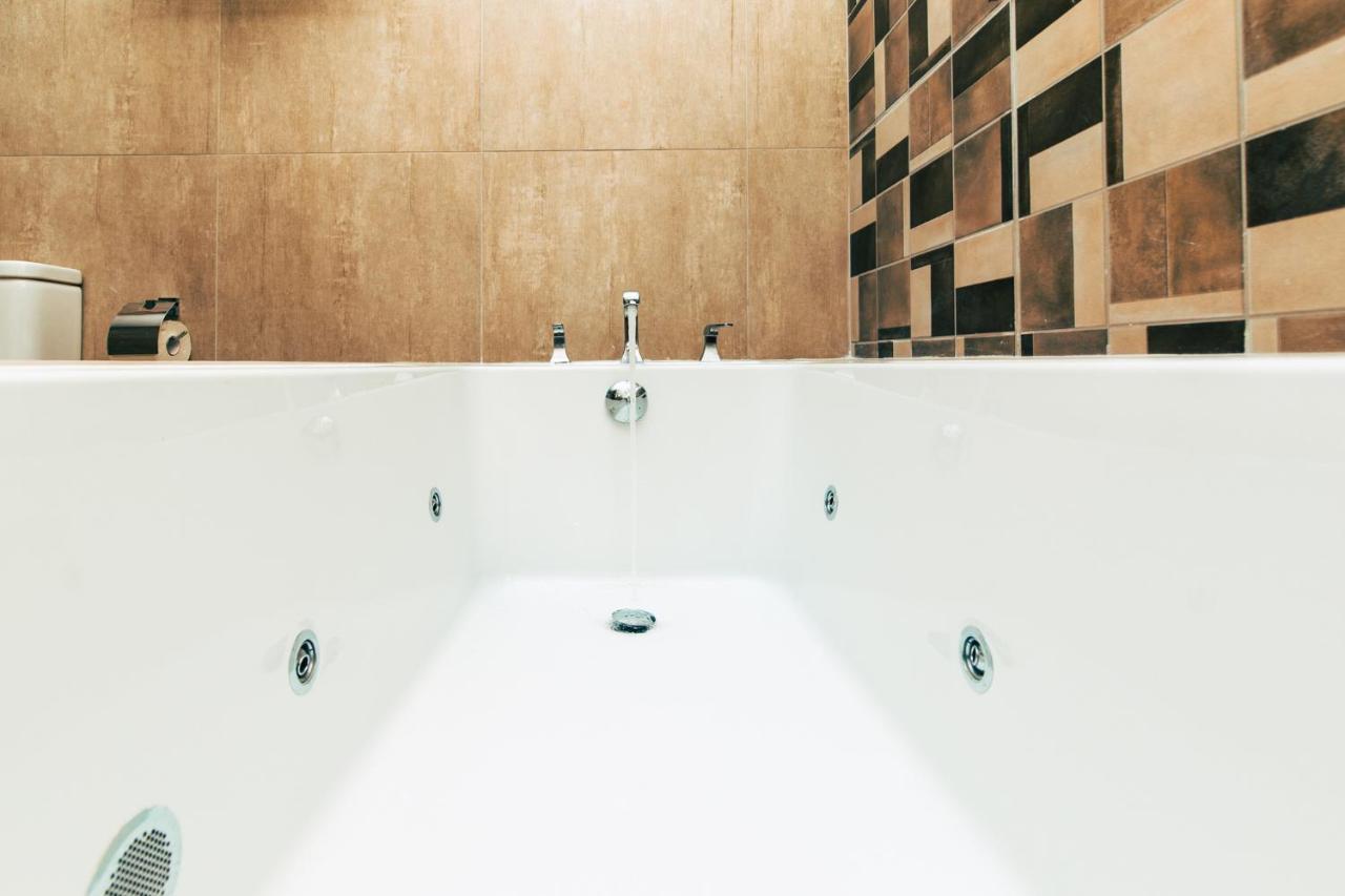 Blackwood Boutique Hotel And Apartments Dar es Salaam Zewnętrze zdjęcie